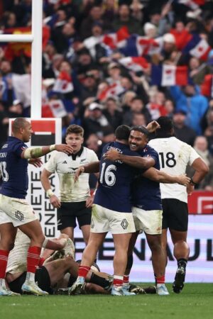 France-Nouvelle-Zélande : héroïques, les Bleus renversent les All Blacks d'un point pour signer un exploit