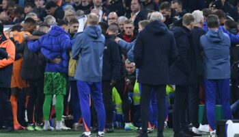 Schock im Stadion – Ungarns Betreuer Szalai bricht an der Seitenlinie zusammen