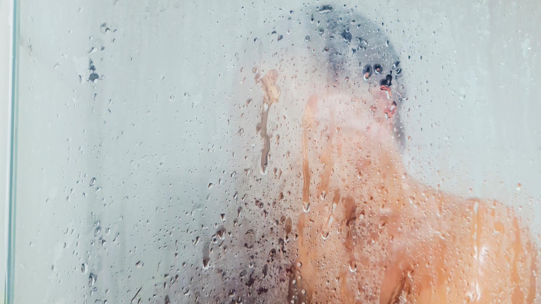 Il vaut mieux éviter les douches chaudes tous les jours même quand il fait froid, voici pourquoi