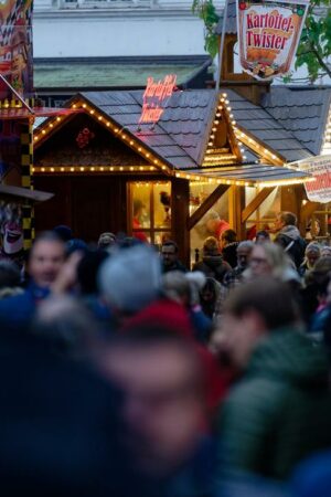 Messerverbot: Nancy Faeser fordert strenge Kontrollen auf Weihnachtsmärkten