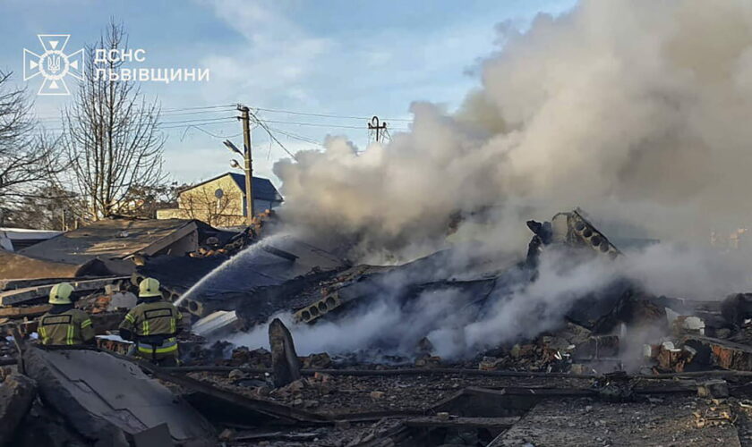 Guerre en Ukraine : que sait-on de l'"attaque massive" de la Russie et de l'implication de la Pologne