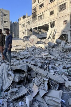 DIRECT. Guerre au Proche-Orient : au moins 26 morts et 59 disparus après une frappe israélienne sur un immeuble de Gaza