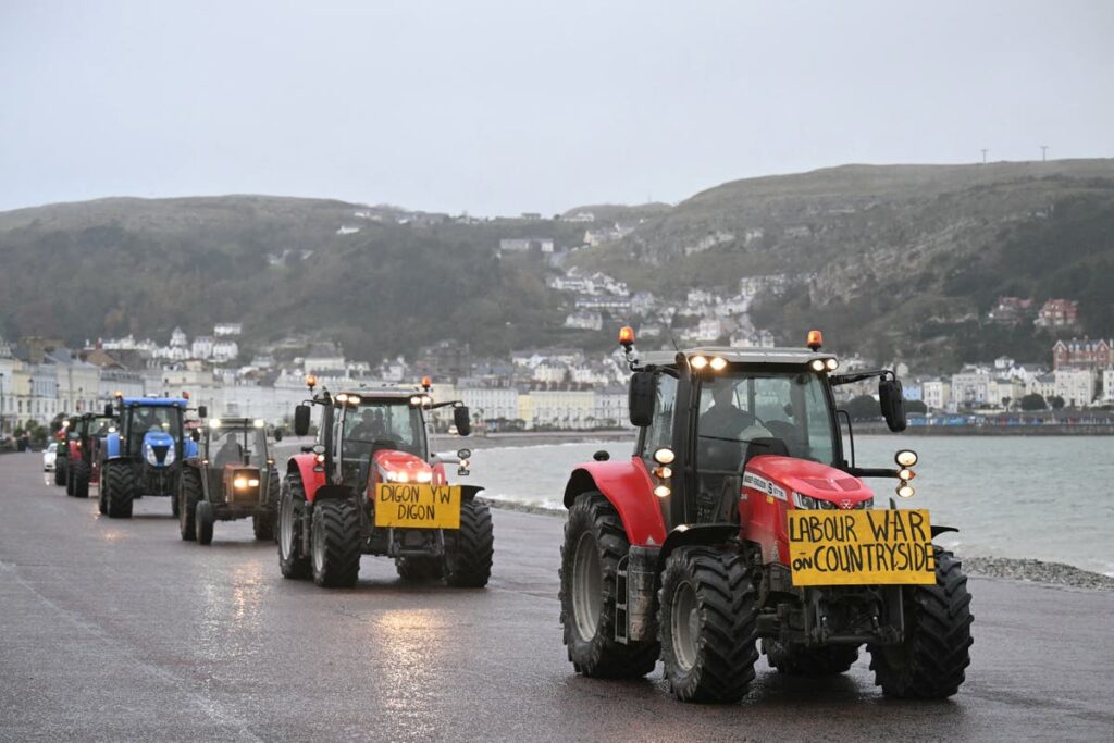 Food shortage plan being drawn up to thwart a farmers’ strike, minister admits