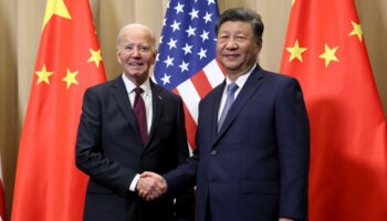 Avant le retour de Donald Trump, Joe Biden et Xi Jinping jouent l’apaisement lors d’une ultime rencontre