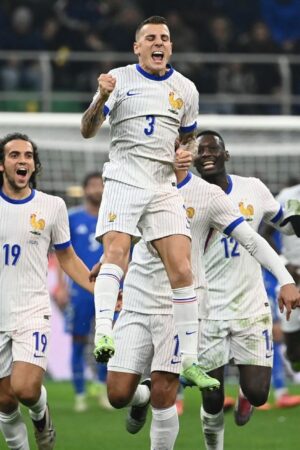 Italie-France : les Bleus mènent d'un but à la pause mais ont besoin d'un plus gros écart pour prendre la première place... Suivez le match de Ligue des nations