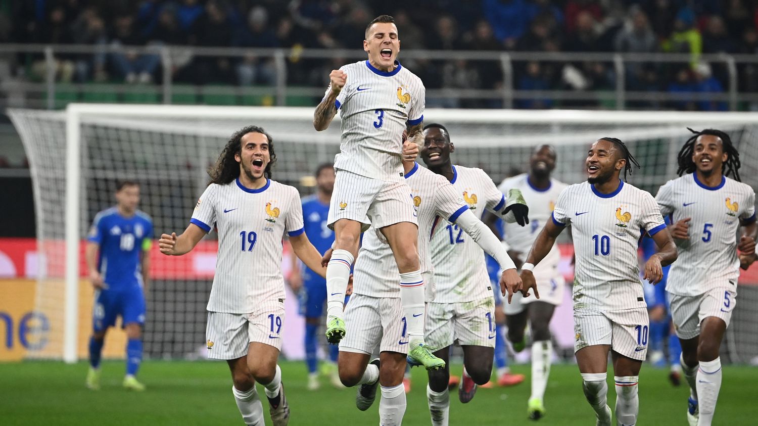 Italie-France : les Bleus mènent d'un but à la pause mais ont besoin d'un plus gros écart pour prendre la première place... Suivez le match de Ligue des nations