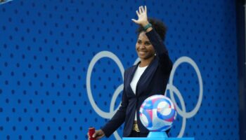 Fédération française de football : "Ça a été une des plus belles transitions que j'ai eu à faire après le football", confie Laura Georges, la secrétaire générale, qui quitte son poste