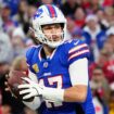 Josh Allen, Bills hand Chiefs 1st defeat in nearly a year