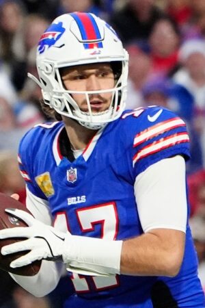 Josh Allen, Bills hand Chiefs 1st defeat in nearly a year