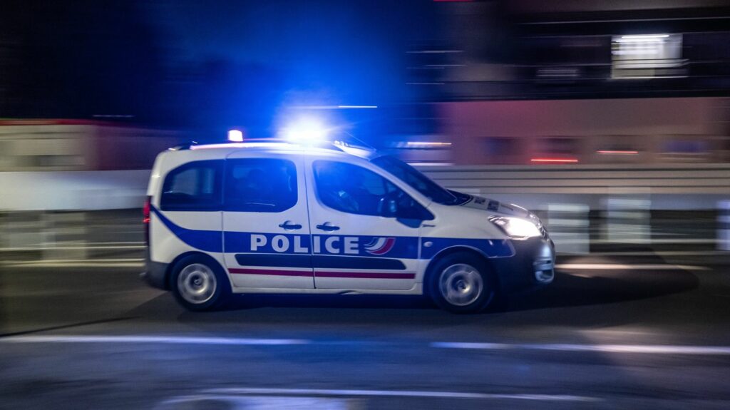 Un homme tué par la police dans le Val-de-Marne après avoir "menacé" des agents avec une arme de poing