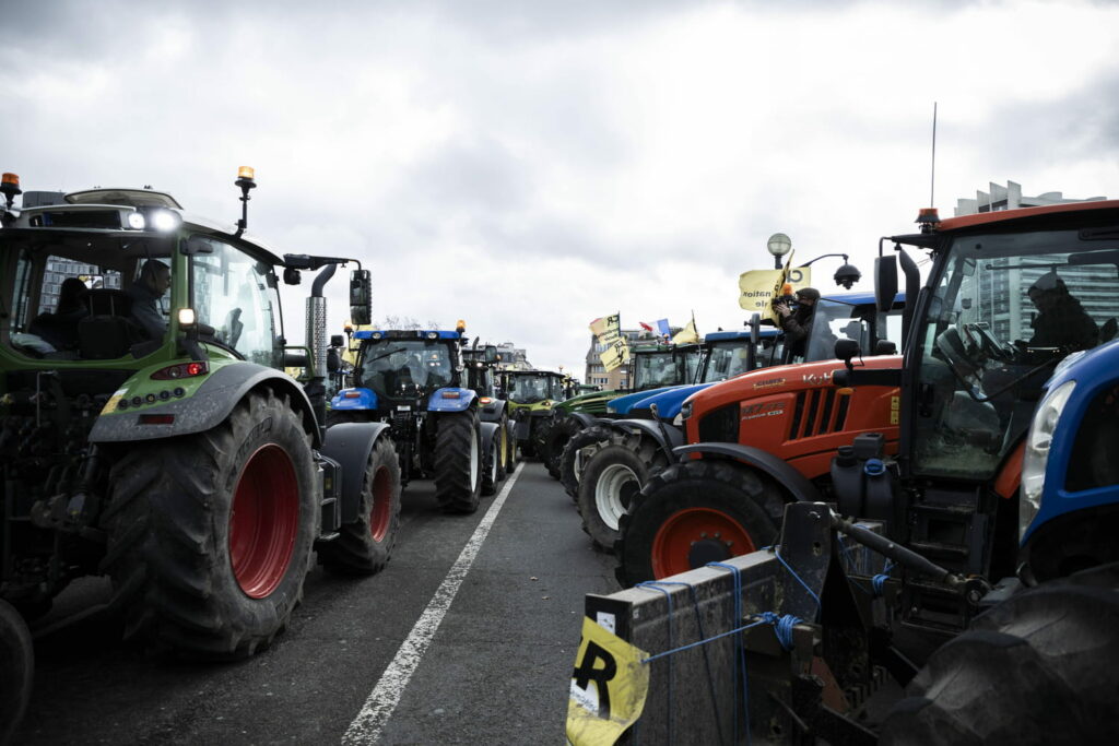 Blocages des agriculteurs, en direct : déjà plusieurs routes touchées en Ile-de-France et en région