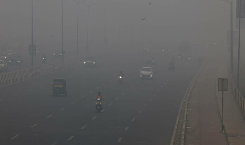 Pollution de l’air : New Delhi suffoque sous des particules fines à la concentration 60 fois supérieure aux recommandations de l’OMS