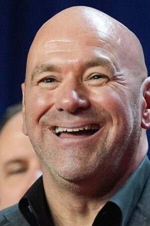 UFC's Dana White throws haymakers at traditional media, politicians: 'Nobody trusts them'