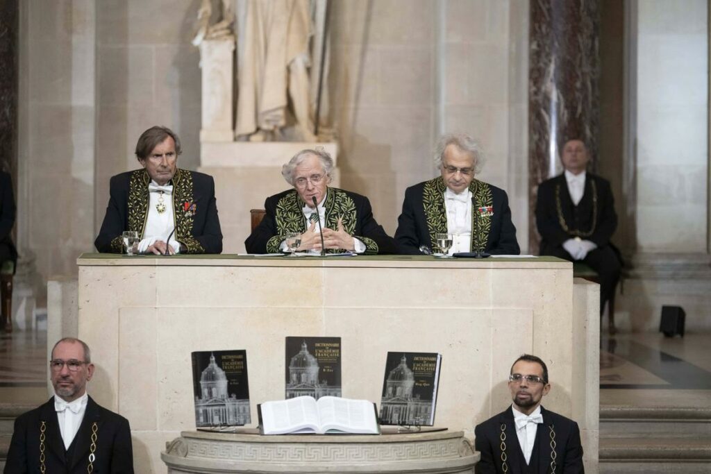 « Contrairement à ce que pense l’Académie, un anglicisme est un mot français »