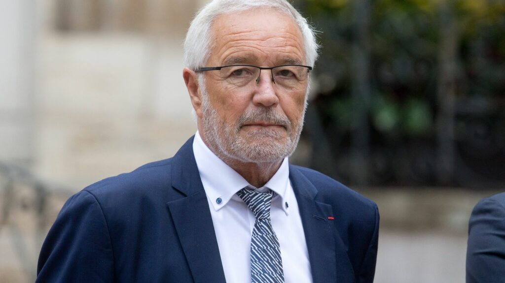 François Rebsamen va renoncer à son poste de maire de Dijon