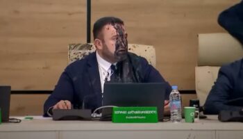 En Géorgie, le président de la commission électorale aspergé de peinture noire