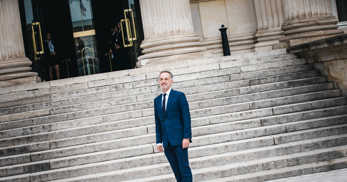 Emmanuel Grégoire, ex-premier adjoint d’Anne Hidalgo, se déclare candidat à la mairie de Paris