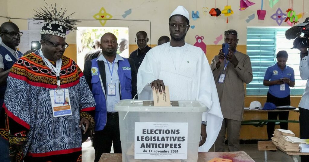 Victorieux aux législatives, le parti au pouvoir au Sénégal n’a pas le droit à l’erreur