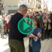 Le roi d’Espagne, en visite dans les zones touchées par les inondations, a été bien mieux accueilli que la dernière fois