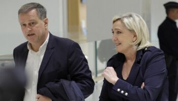 Au procès des assistants parlementaires du FN, la défense de Louis Aliot dénonce des réquisitions "indignes"