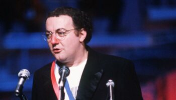 « Moi, je suis le semeur de merde » : en 1980, la candidature de Coluche à la présidentielle racontée dans « le Nouvel Obs »