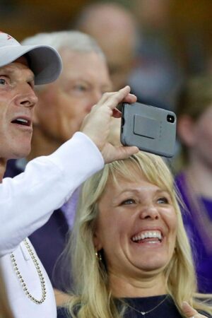 Oklahoma coach Brent Venables keeping 'great faith' amid wife Julie's latest cancer diagnosis