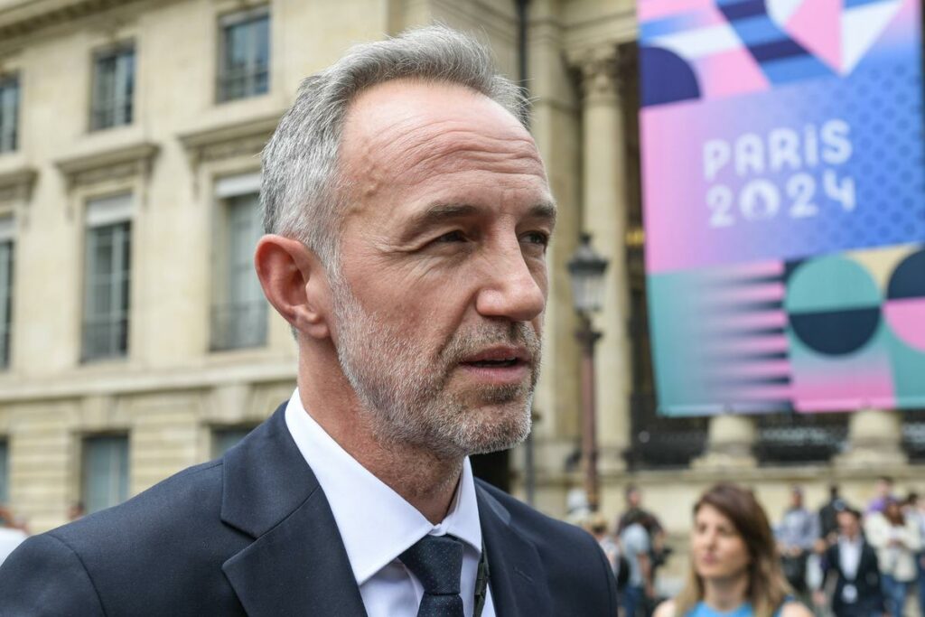 Municipales à Paris : Emmanuel Grégoire, ex-premier adjoint d’Anne Hidalgo, se déclare candidat