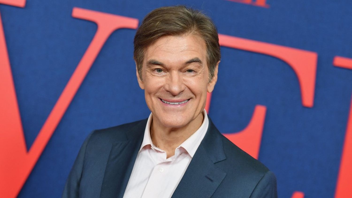 Etats-Unis : Donald Trump nomme "Dr.Oz", un chirgurgien star des plateaux télé, à un poste clé à la santé