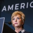 Donald Trump choisit Linda McMahon, ancienne du catch, comme ministre de l’Éducation