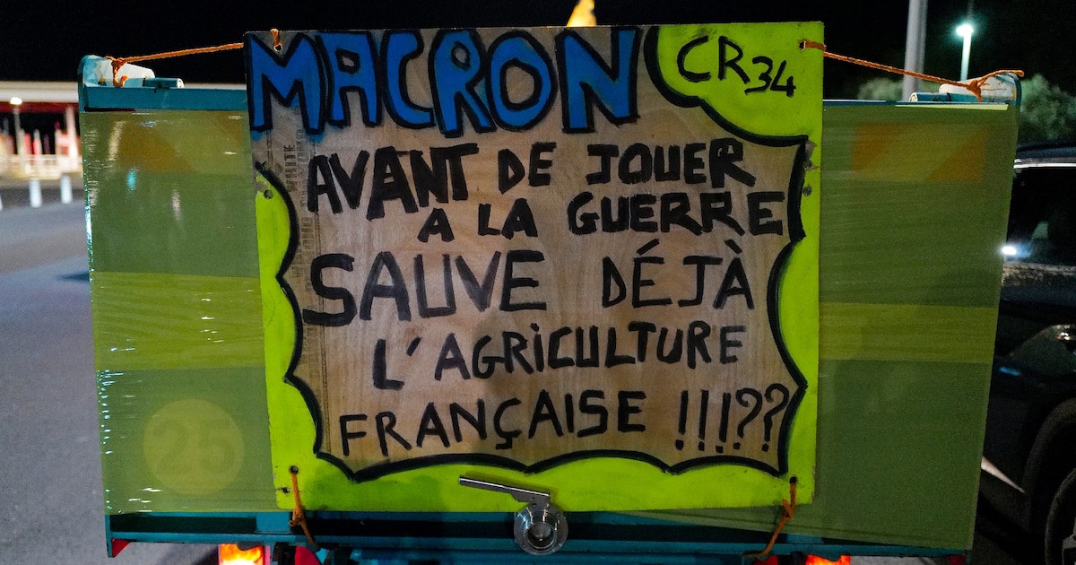 Un véhicule d'agriculteurs français du syndicat CR 34 (Coordination rurale) lors d'une manifestation nationale contre l'accord UE-Mercosur à Béziers, le 19 novembre 2024