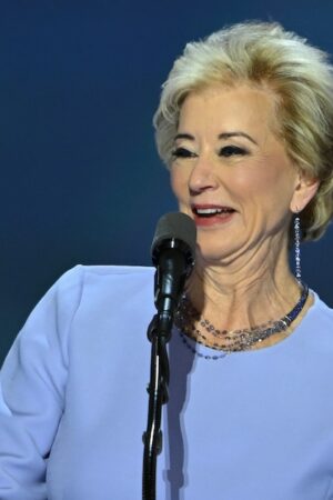 Linda McMahon lors de la Convention nationale républicaine à Milwaukee, Wisconsin, le 18 juillet 2024