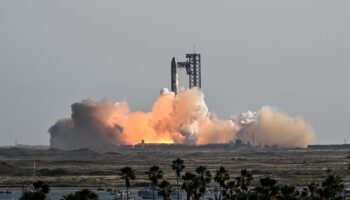 Le vaisseau Starship de SpaceX décolle de la base stellaire près de Boca Chica, au Texas, le 19 novembre 2024, pour l'essai Starship Flight 6.