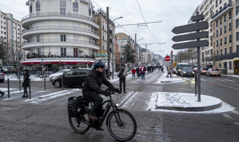 Dépression Caetano : le plan neige-verglas de niveau 2 activé à partir de jeudi en Ile-de-France