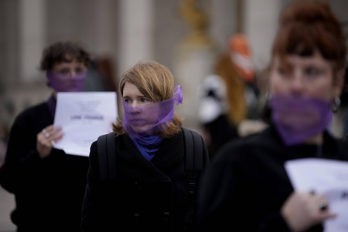 Violences faites aux femmes : « 773 femmes ont tenté ou se sont suicidées en 2023, c’est énorme ! »