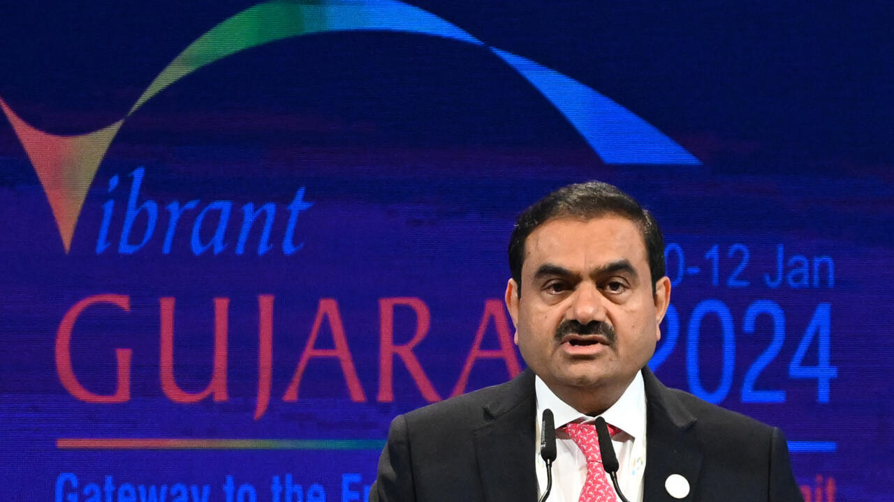 États-Unis : le magnat indien de l'énergie Gautam Adani inculpé dans une affaire de pots-de-vin