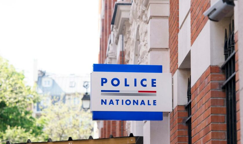 Un policier parisien envoyait des « nudes » à des collègues femmes : il passe en procès pour harcèlement sexuel