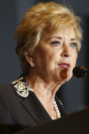 Ex-patronne du catch américain, femme d’affaires… Qui est Linda McMahon, nommée par Trump ministre de l’Education ?