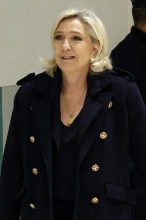 La députée du Rassemblement national (RN) Marine Le Pen arrive au tribunal de Paris, le 13 novembre 2024