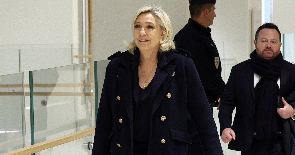 La députée du Rassemblement national (RN) Marine Le Pen arrive au tribunal de Paris, le 13 novembre 2024