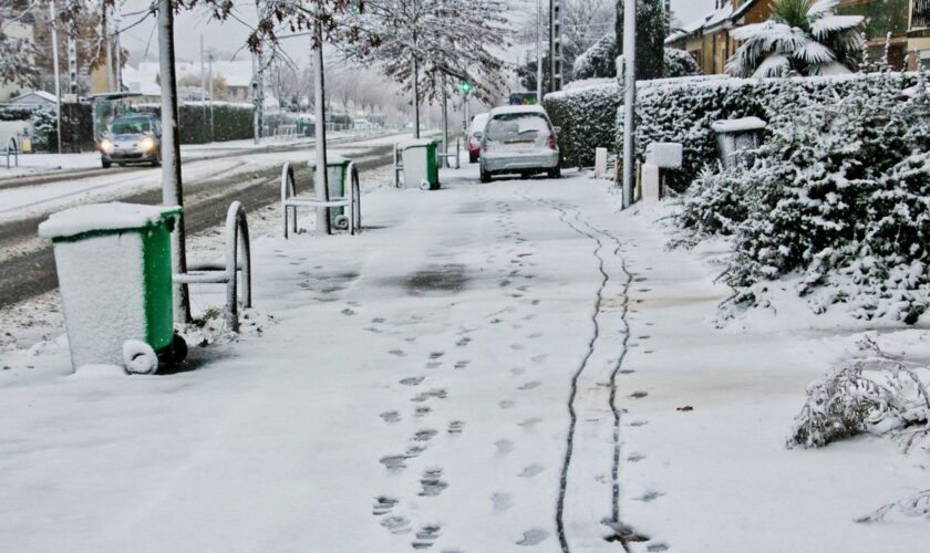 Neige, verglas et vent : la tempête Caetano prive d’électricité 235 000 foyers dans l’Ouest