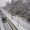 Neige, verglas, vent : la tempête Caetano sème la pagaille dans les transports