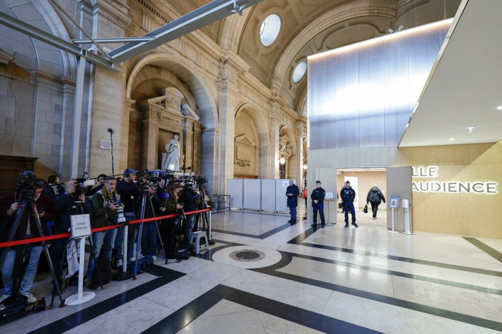 Au procès de l’assassinat de Samuel Paty, l’accusé Naïm Boudaoud plaide la « normalité » du terroriste : « Il y a beaucoup de gens comme lui malheureusement »