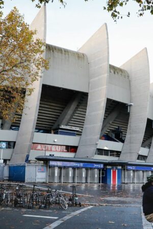 Vente du Parc des Princes : la mairie "ne nous laisse pas le choix" de partir, se défend Nasser Al-Khelaïfi