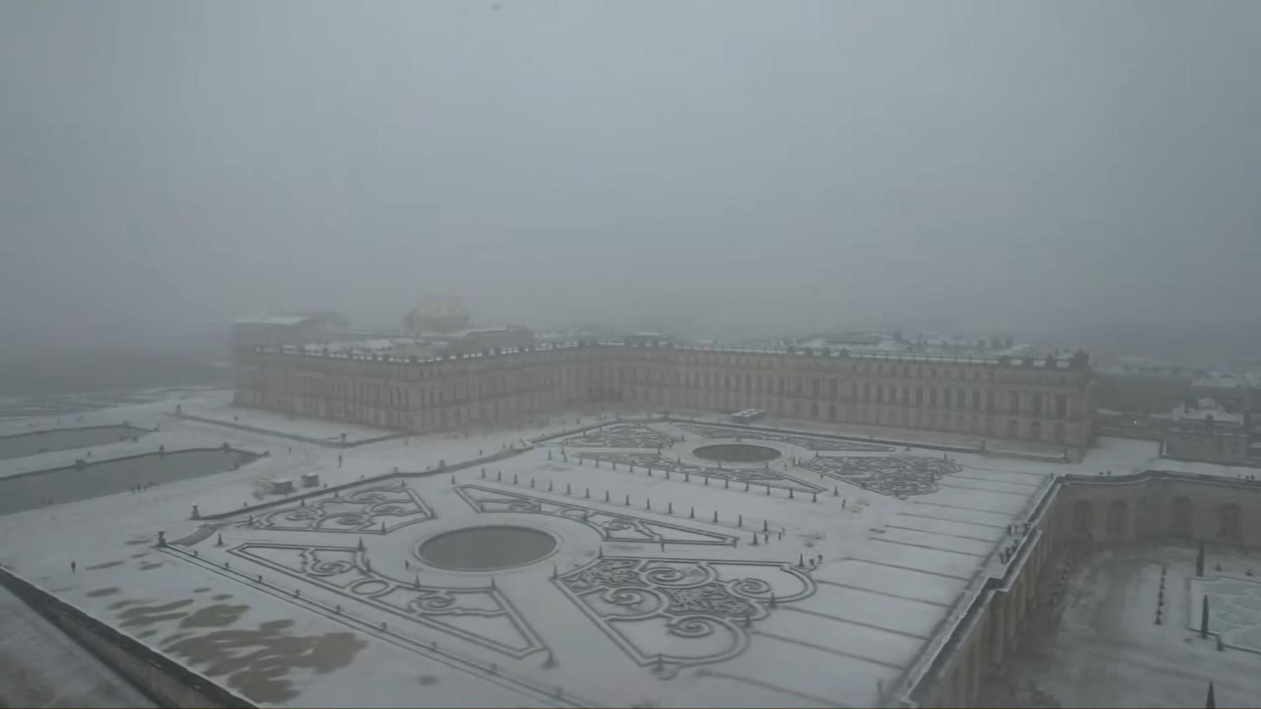 Neige à Paris et en Île-de-France : Château de Versailles, Disneyland, Tour Eiffel ou Montmartre… les flocons recouvrent ces lieux iconiques