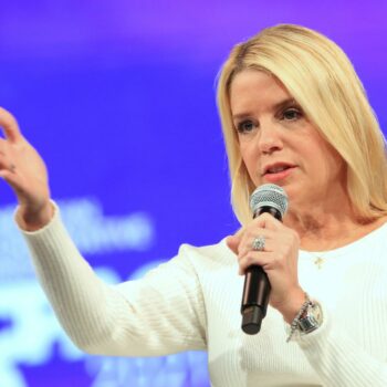 Pam Bondi nommée par Donald Trump pour remplacer Matt Gaetz au ministère de la Justice