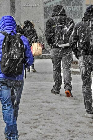 Tempête Caetano : routiers bloqués, trains supprimés et coupures d’électricité, la circulation encore difficile ce vendredi