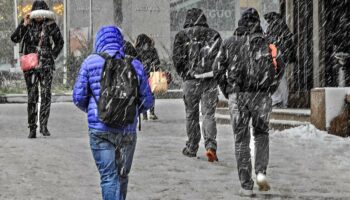 Tempête Caetano : routiers bloqués, trains supprimés et coupures d’électricité, la circulation encore difficile ce vendredi