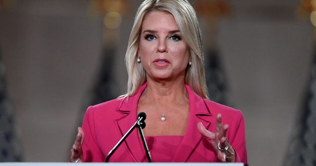 Pam Bondi, ancienne procureure générale de Floride, a été nommée par Donald Trump pour prendre la tête du ministère de la Justice.