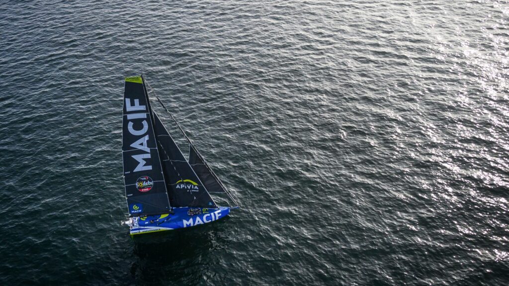 Vendée Globe 2024 : Charlie Dalin nouveau leader, dans un mouchoir de poche avec Thomas Ruyant... Suivez la position des skippeurs en direct