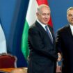 Le Premier ministre israélien Benjamin Netanyahu (G), et son homologue hongrois Viktor Orban (D), à Budapest le 18 juillet 2017